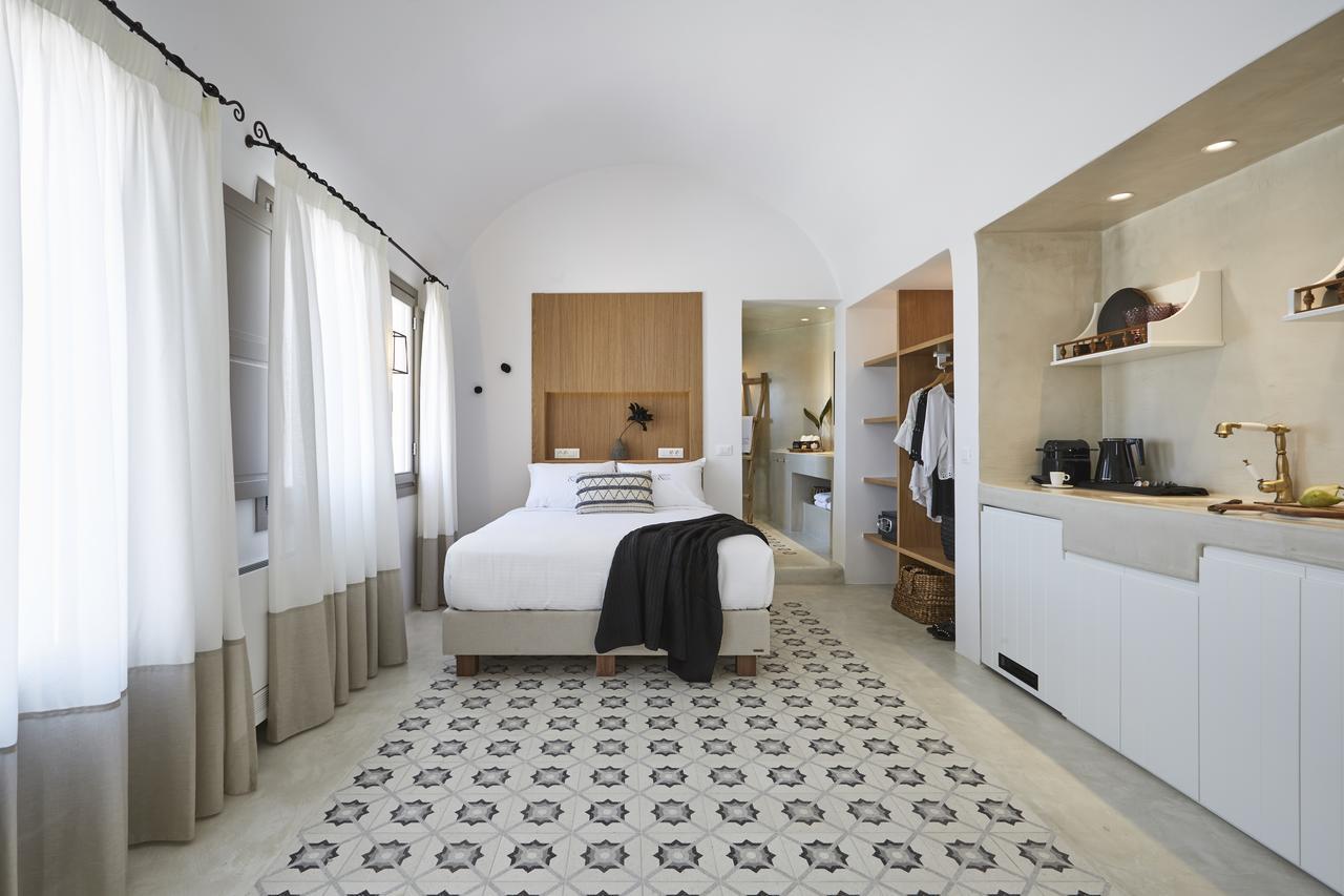 White & Co. La Torre Suites Pýrgos Exteriör bild
