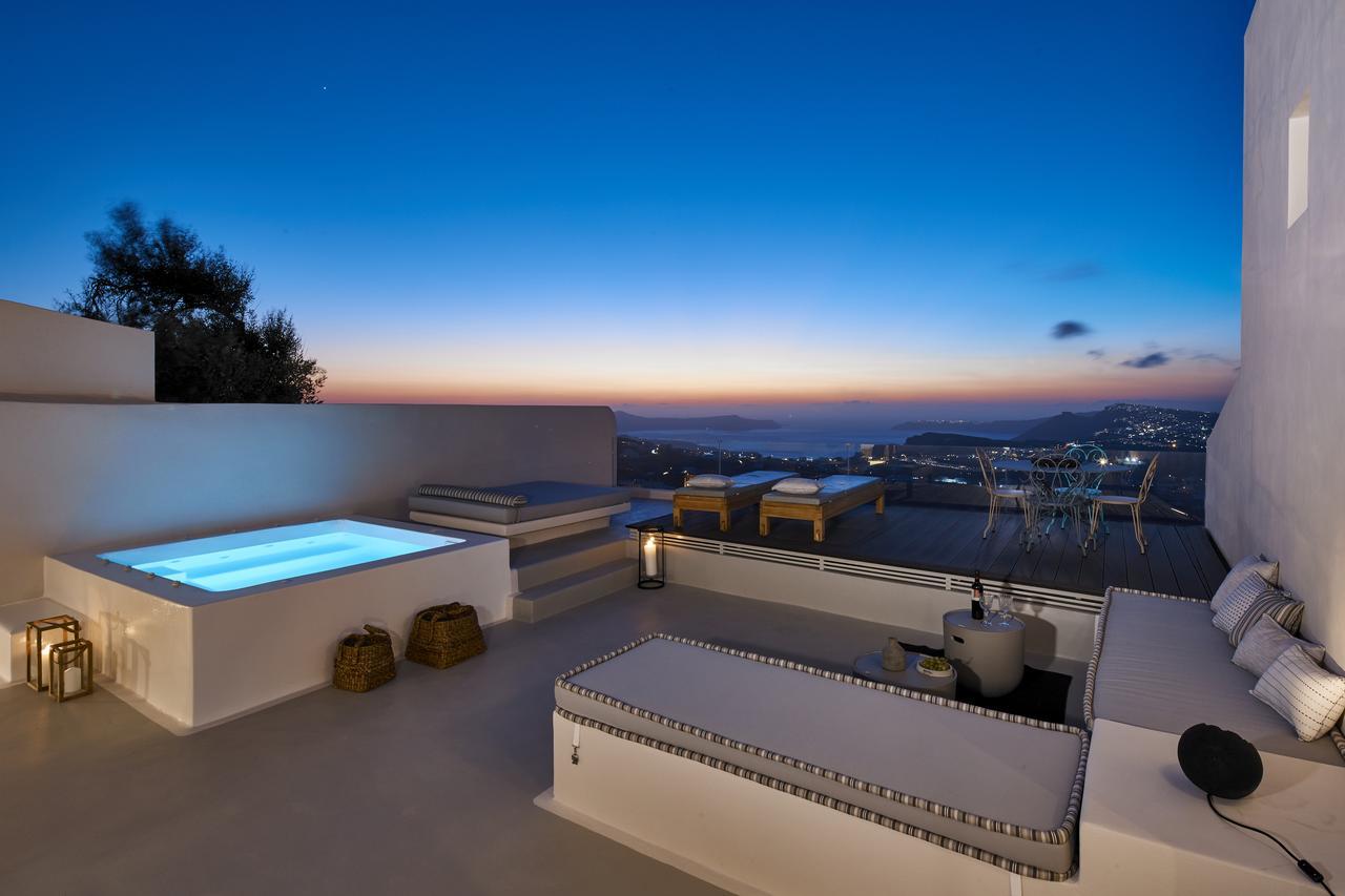 White & Co. La Torre Suites Pýrgos Exteriör bild